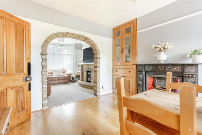 8510978-interior15.jpg