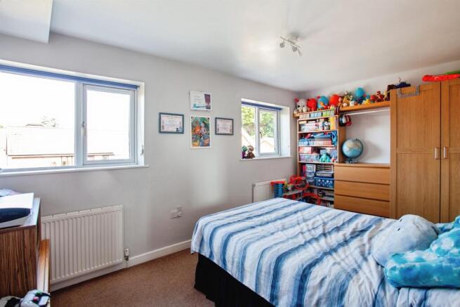4 bed Semi-Detached for sale Image 9