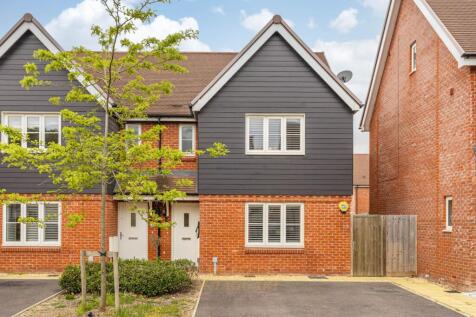 Rathbone Crescent, Horley, RH6