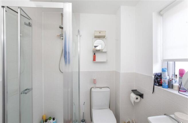 3 bed Semi-Detached to rent Image 5