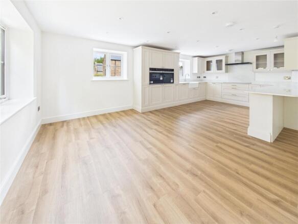 4 bed Detached for sale Image 7