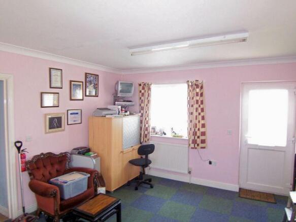 Photo 10