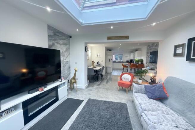 4 bed Detached for sale Image 4