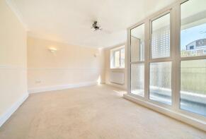 4, Crossleigh Court, West Drive, London SW16 1RS