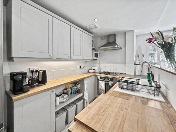 2 bed Apartment for sale Image 12