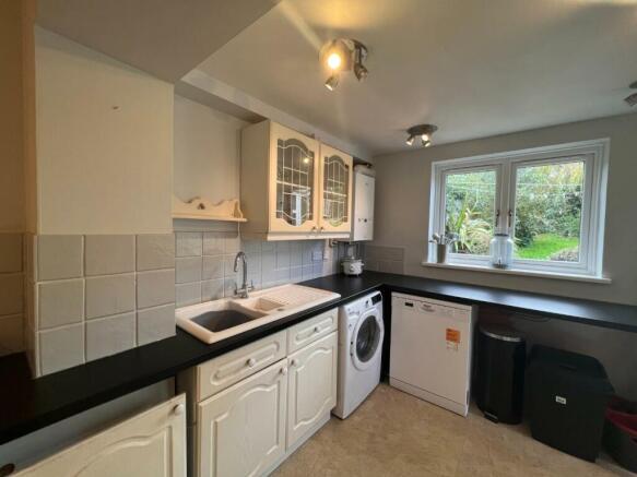 Shelley kitchen 1.jpg