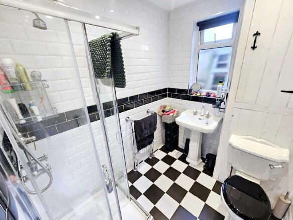 2 bed Cottage for sale Image 6