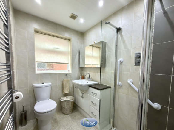 2 bed Semi-Detached Bungalow for sale Image 4