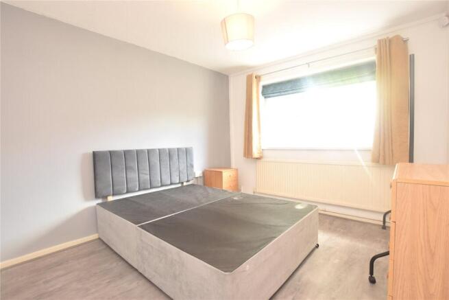 1 bed Apartment to rent Image 4