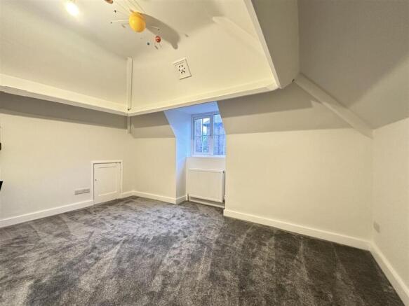 5 bed Apartment for sale Image 9