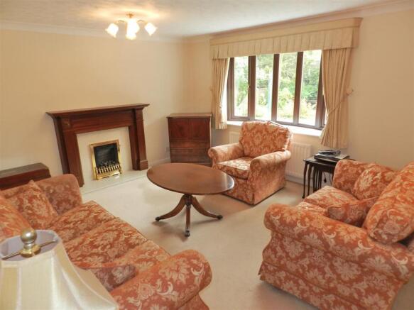 Lounge/Sitting Room