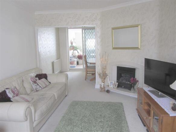 LOUNGE\DINING ROOM