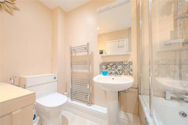 4 bed Town House for sale Image 11