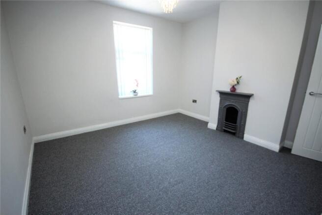 3 bed Terraced to rent Image 6