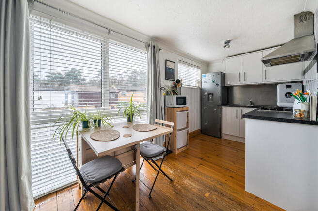 1417312-12-699706...