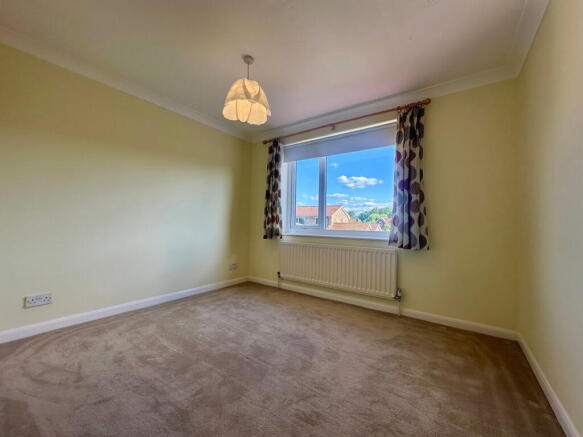 4 bed Detached to rent Image 6