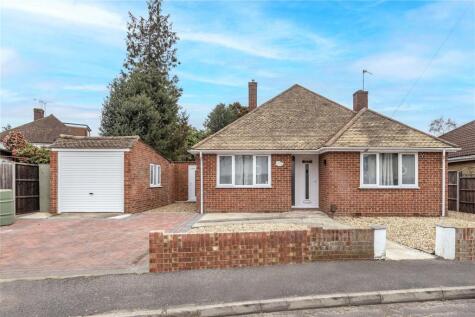 Birchfield Close, Addlestone, KT15