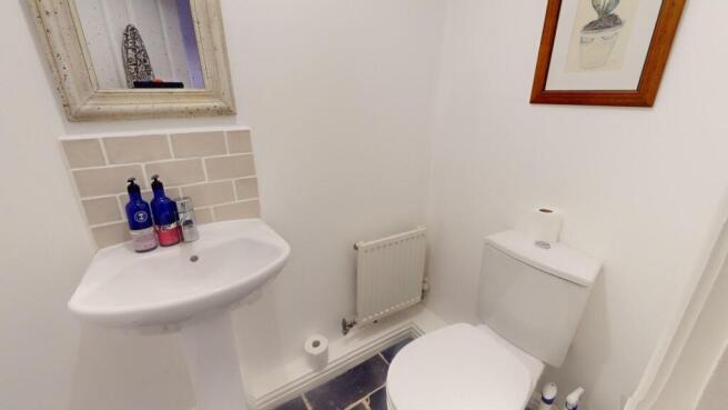 CLOAKROOM / WC