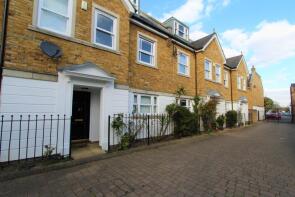 3, Gideon Mews, London W5 5EL