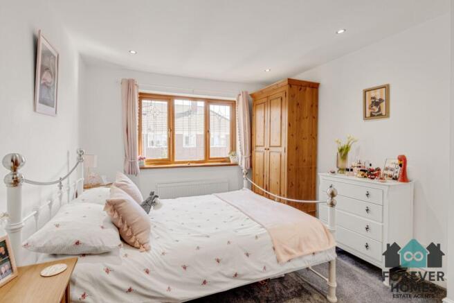 3 bed Semi-Detached for sale Image 11