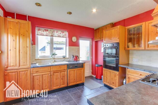 KITCHEN: