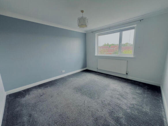 4 bed Semi-Detached for sale Image 8