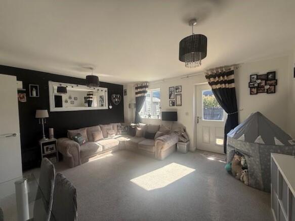 Ashton Crescent, Tewkesbury - Shared ownership photo 5