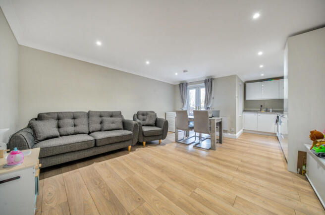 1373358-2-6908ea5...