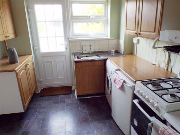 KITCHEN: