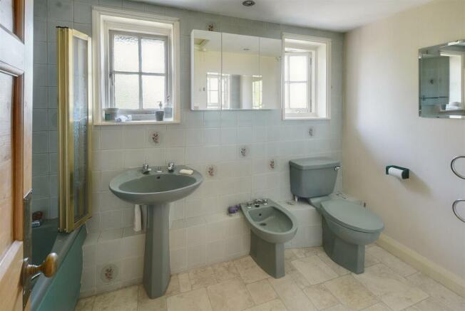 bathroom.jpeg