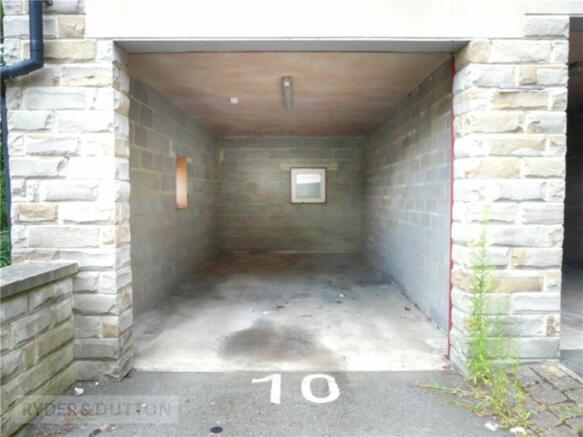 2 bed Apartment for sale Image 8