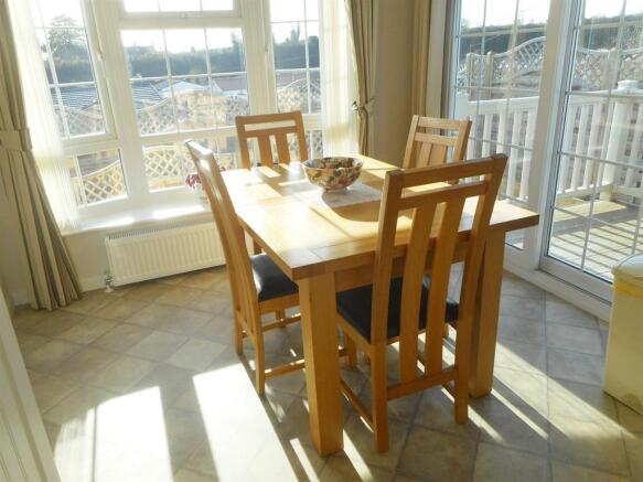 2 bed Park Home for sale Image 8
