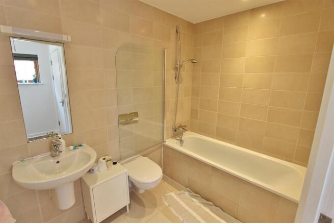 2 bed Flat for sale Image 11