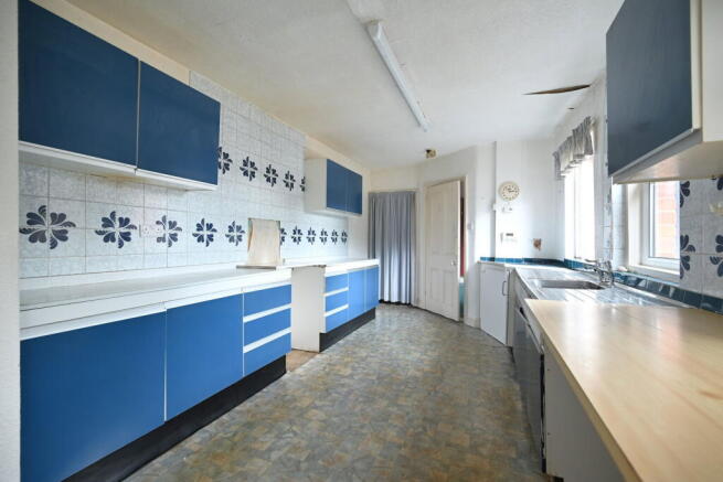 3 bed Semi-Detached for sale Image 8