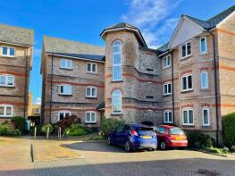 Flat 9, 7, Ricketts Close, Weymouth DT4 7US