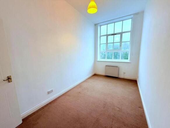 2 bed Apartment for sale Image 4