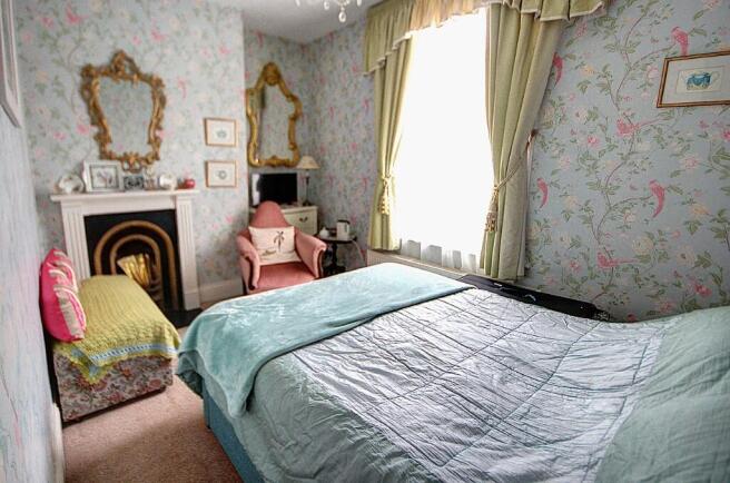 5 bed Terraced for sale Image 10