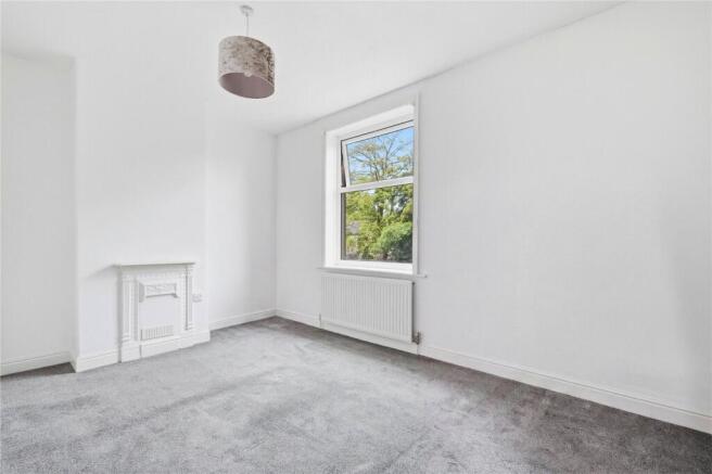 3 bed Terraced to rent Image 10