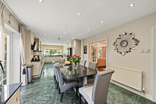 Oak Tree House, Goldsborough Court, Knaresborough, North Yorkshire HG5 8AP photo 4