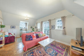 Flat 3, Arcade House, Finchley Road, London NW11 7TL