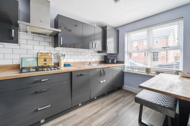 1409647-14-698616...