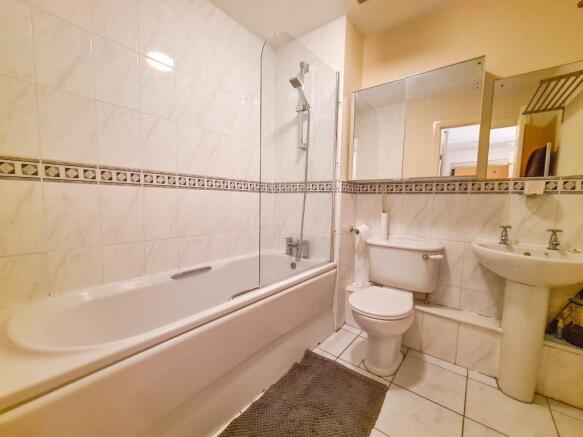 En Suite Bathroom