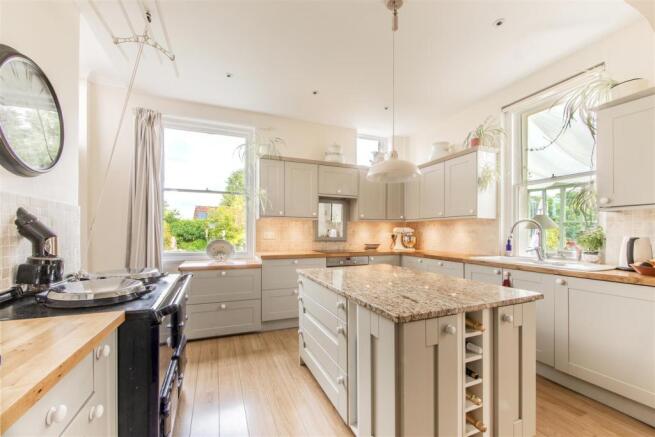 Kitchen/Breakfast Room