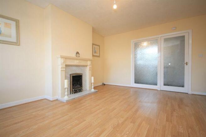 Living Room (2)