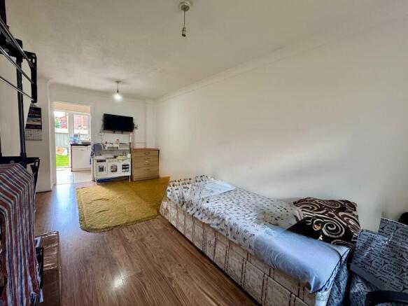 70 Daibtry Close ...