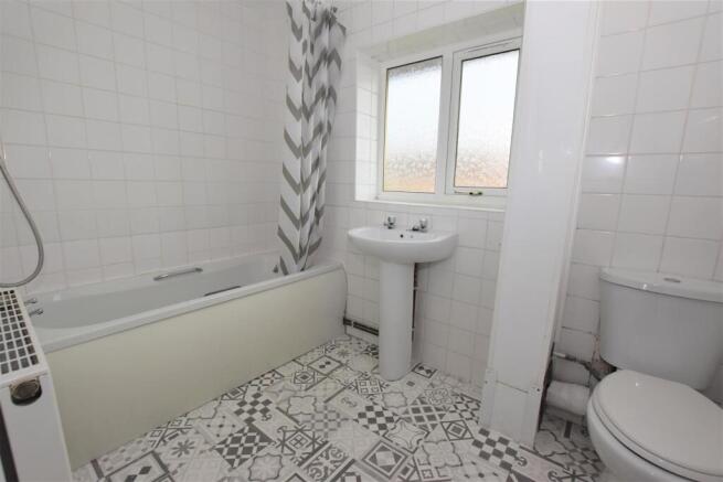 2 bed End of Terrace to rent Image 4