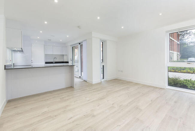 2 bed Apartment to rent Image 6
