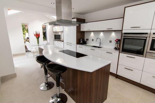 Kitchen & Breakfast Room