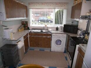 KITCHEN/BREAKFAST