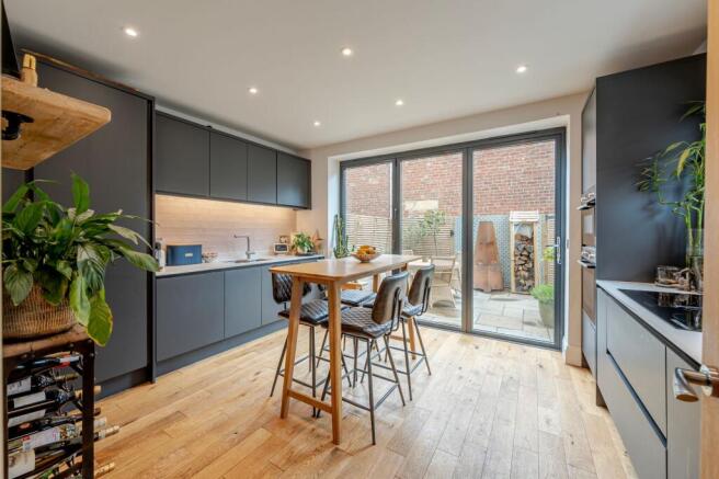 3 bed Semi-Detached for sale Image 10